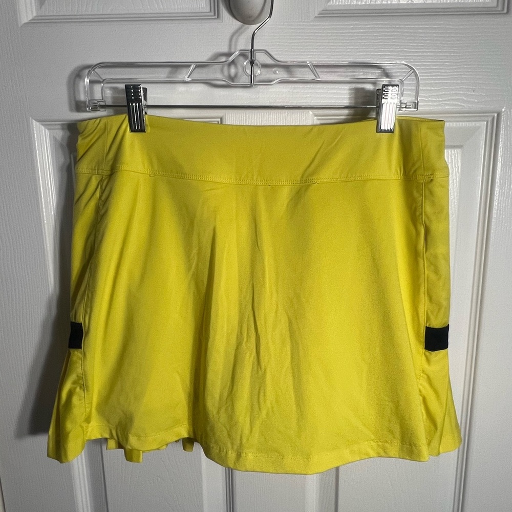 Fila banana yellow pleated skort.